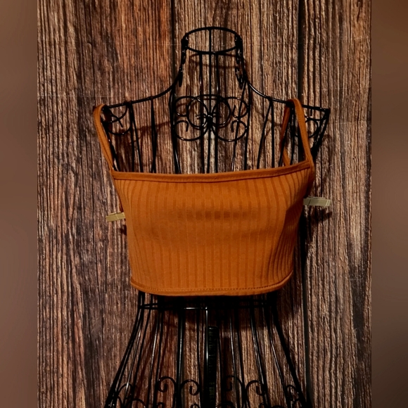 Pretty Little Thing Bandeau - Picture 3 of 10